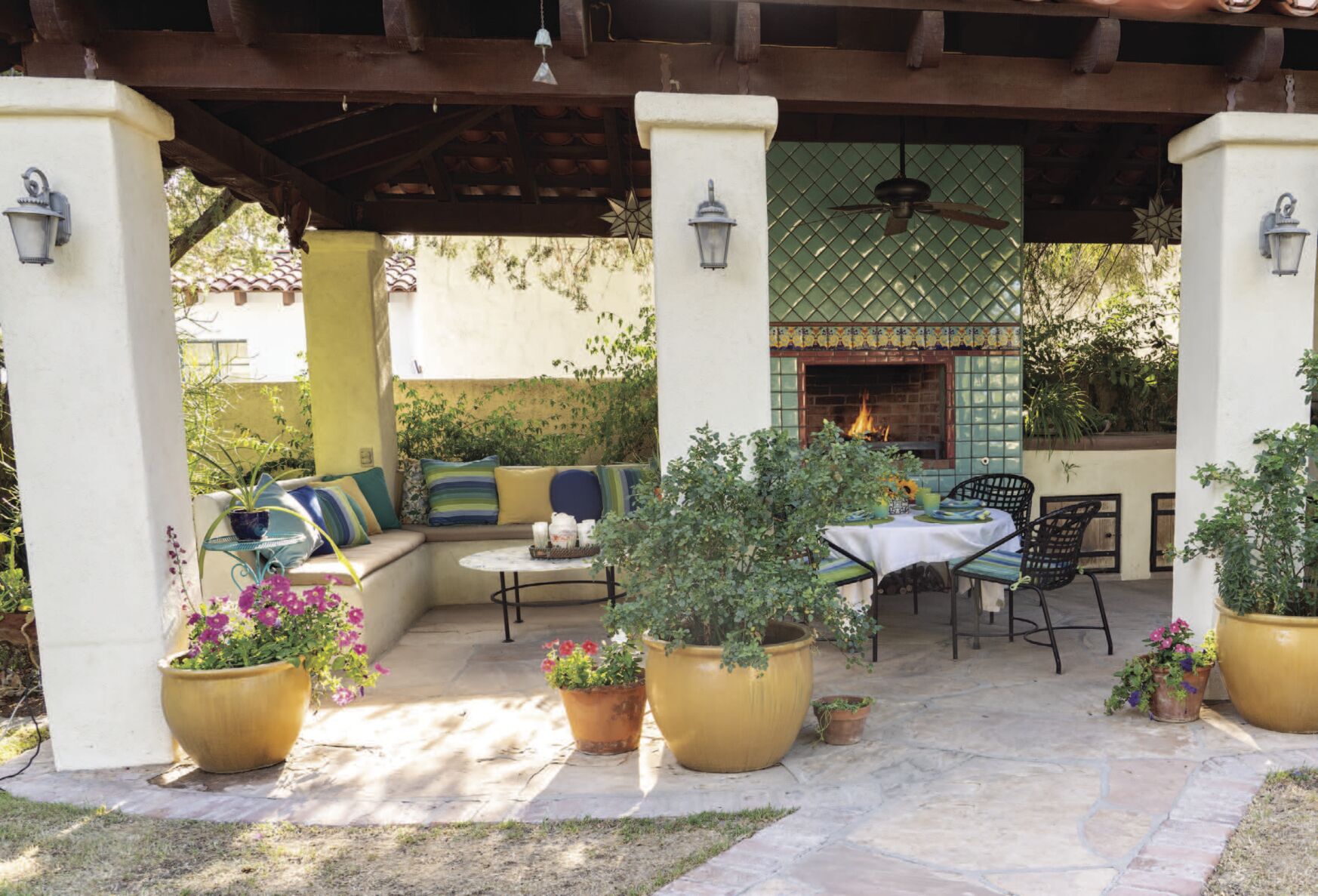 Waterfall_Outdoor Dining.jpg